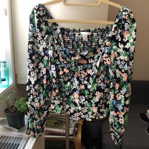 Floral cropped H&M blouse sweetheart neckline